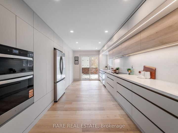 Photo 10 at 45 Thorny Brae Drive, Royal Orchard, Markham