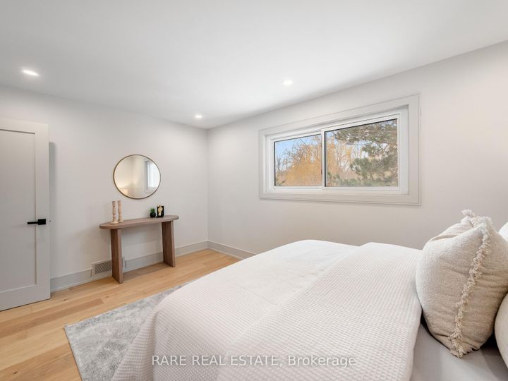 Photo 16 at 45 Thorny Brae Drive, Royal Orchard, Markham