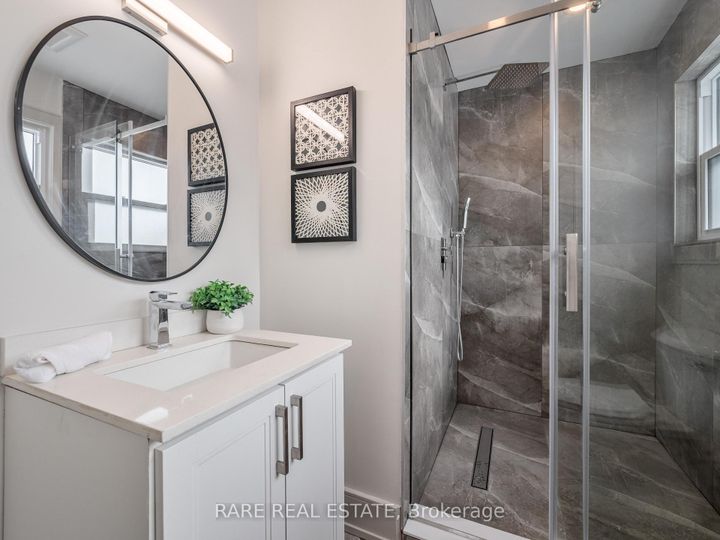 Photo 17 at 45 Thorny Brae Drive, Royal Orchard, Markham