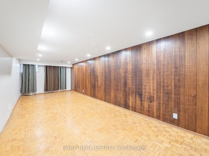 Photo 33 at 45 Thorny Brae Drive, Royal Orchard, Markham