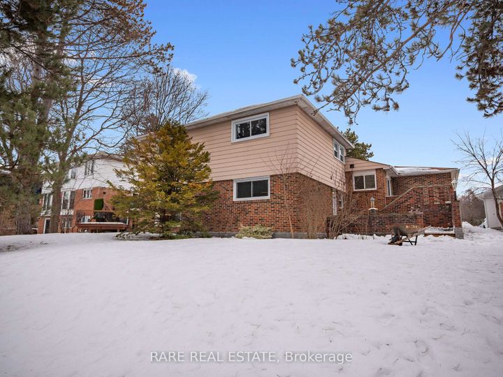 Photo 36 at 45 Thorny Brae Drive, Royal Orchard, Markham