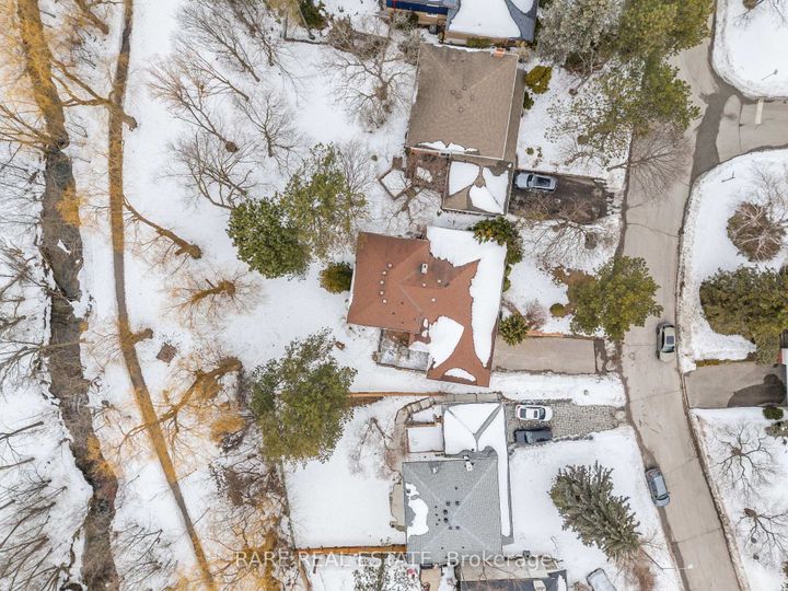 Photo 38 at 45 Thorny Brae Drive, Royal Orchard, Markham