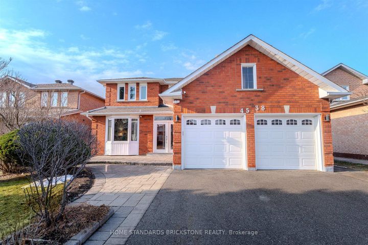 Photo 1 at 4538 Penhallow Road, East Credit, Mississauga