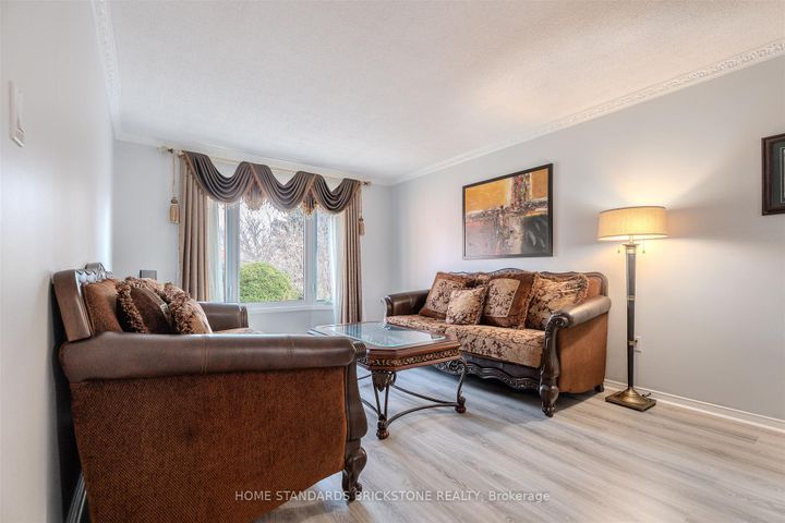 Photo 7 at 4538 Penhallow Road, East Credit, Mississauga