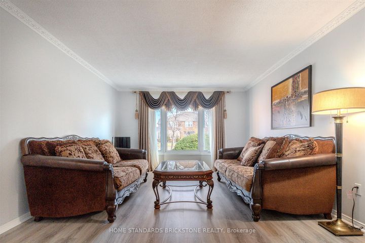 Photo 8 at 4538 Penhallow Road, East Credit, Mississauga