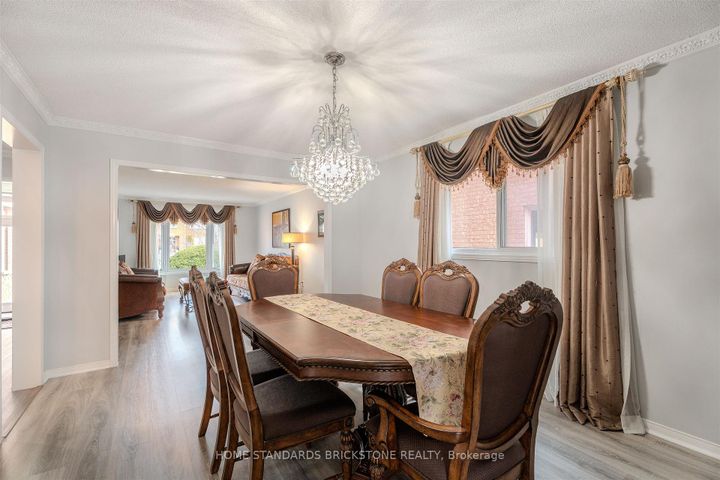 Photo 9 at 4538 Penhallow Road, East Credit, Mississauga