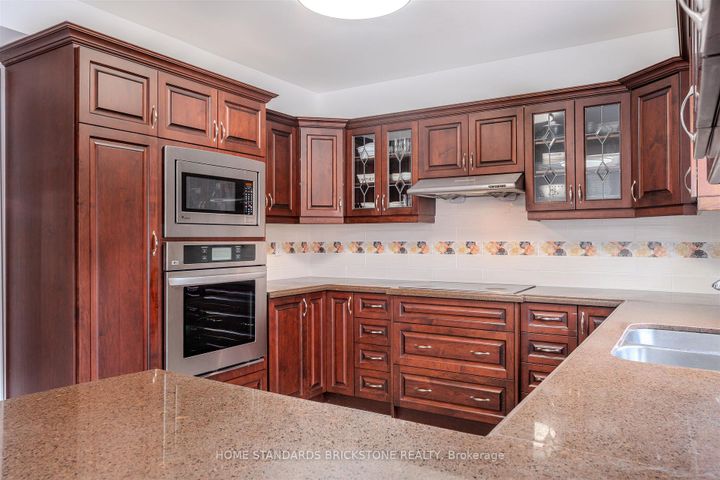 Photo 13 at 4538 Penhallow Road, East Credit, Mississauga