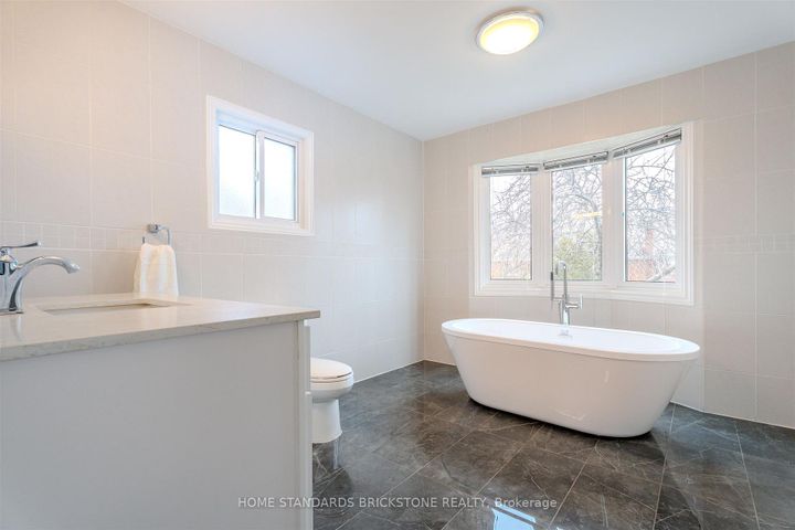 Photo 28 at 4538 Penhallow Road, East Credit, Mississauga