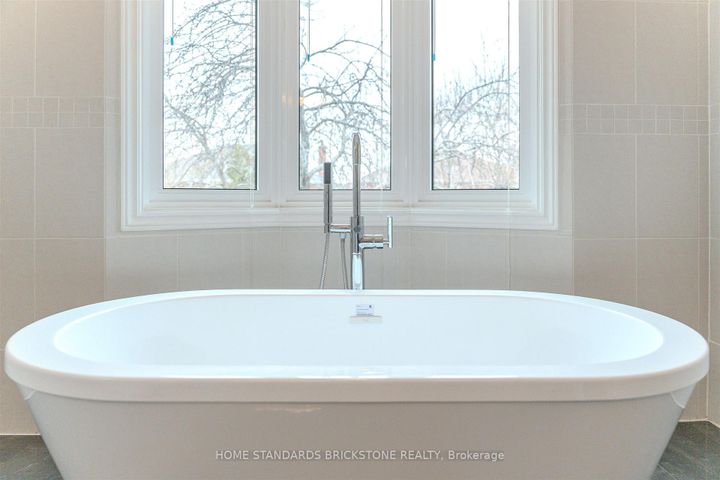 Photo 29 at 4538 Penhallow Road, East Credit, Mississauga