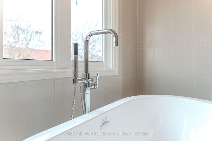 Photo 30 at 4538 Penhallow Road, East Credit, Mississauga