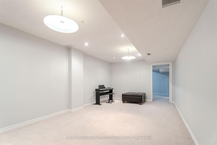 Photo 41 at 4538 Penhallow Road, East Credit, Mississauga