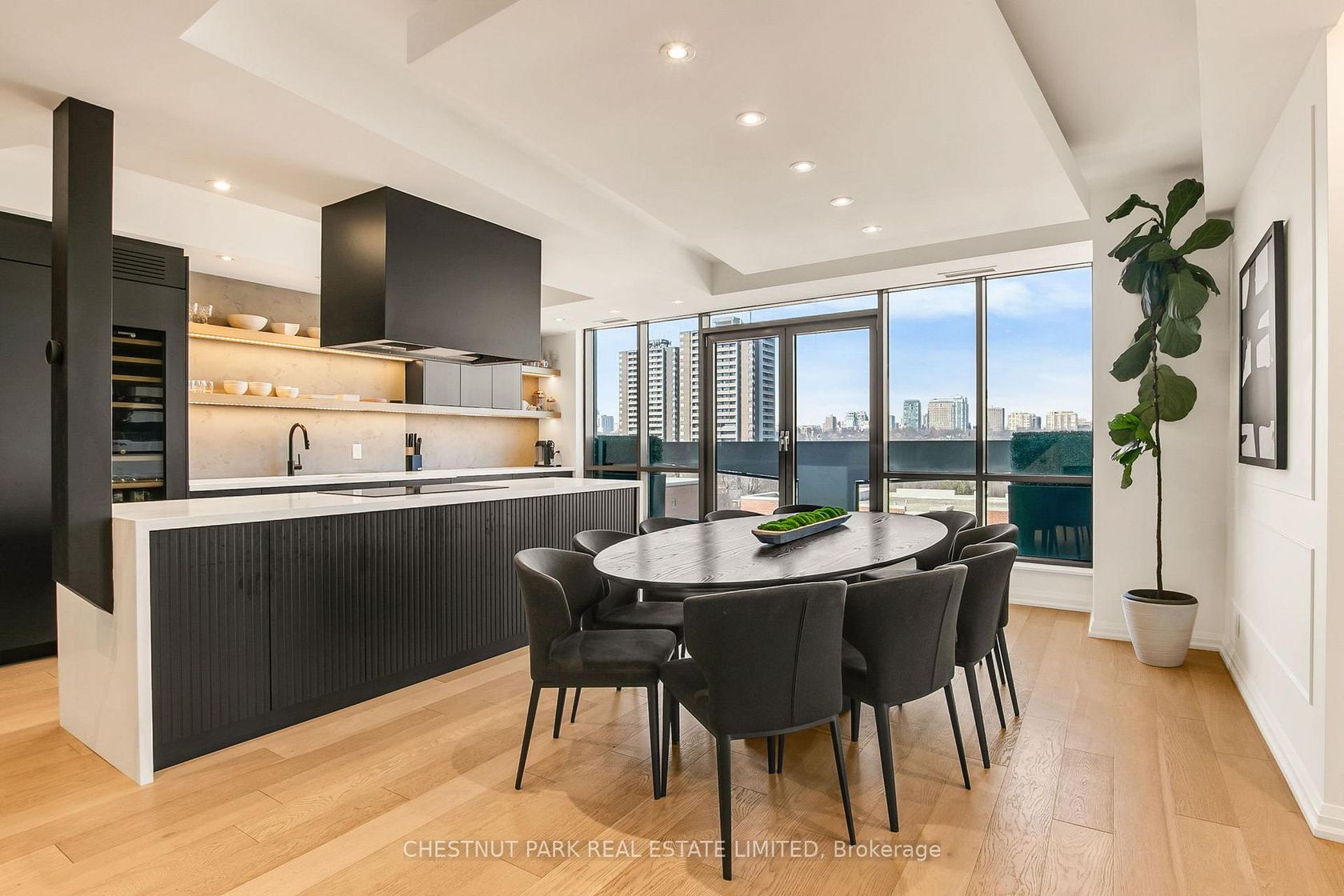 PH 903 - 3 Mcalpine Street, Annex, Toronto by Loree Meneguzzi Real Estate PH 903 - 3 Mcalpine Street, Annex, Toronto