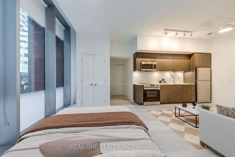 Photo 19 at 201 - 357 King Street W, Waterfront Communities C1, Toronto