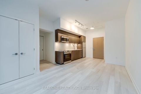 Photo 20 at 201 - 357 King Street W, Waterfront Communities C1, Toronto