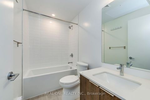 Photo 22 at 201 - 357 King Street W, Waterfront Communities C1, Toronto