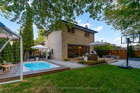 Photo 2 at 28 Tivoli Court, Guildwood, Toronto