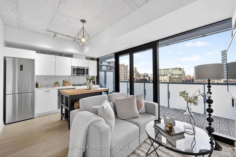 Photo 2 at 805 - 11 Charlotte Street, Waterfront Communities C1, Toronto