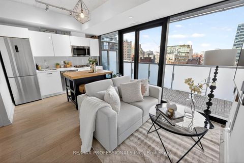 Photo 3 at 805 - 11 Charlotte Street, Waterfront Communities C1, Toronto