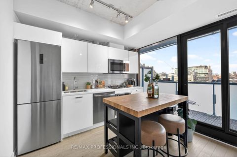 Photo 4 at 805 - 11 Charlotte Street, Waterfront Communities C1, Toronto