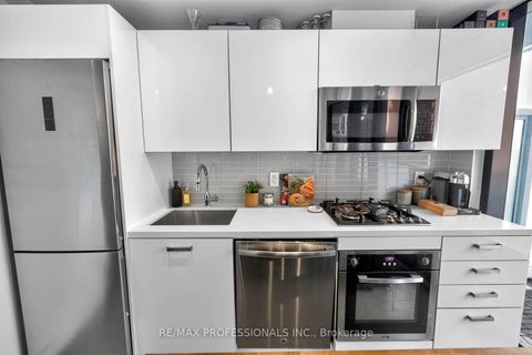 Photo 5 at 805 - 11 Charlotte Street, Waterfront Communities C1, Toronto