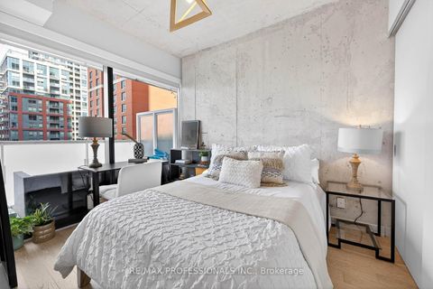 Photo 7 at 805 - 11 Charlotte Street, Waterfront Communities C1, Toronto