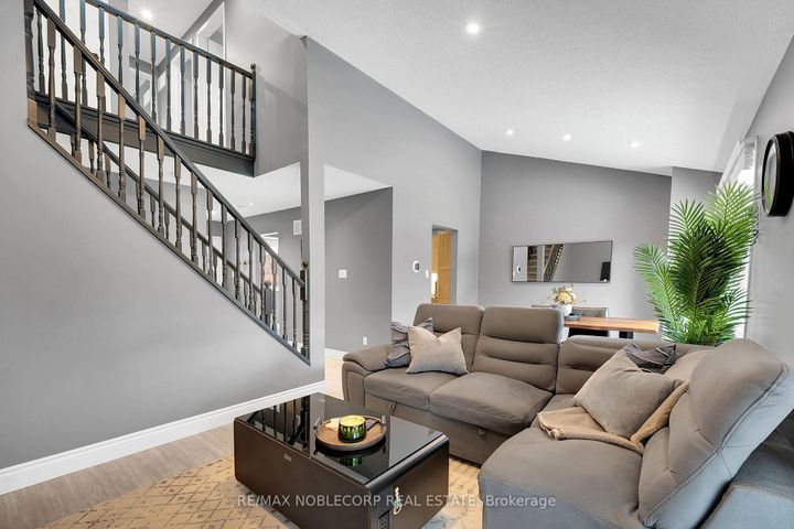 Photo 11 at 60 Cowan Road, Brampton West, Brampton