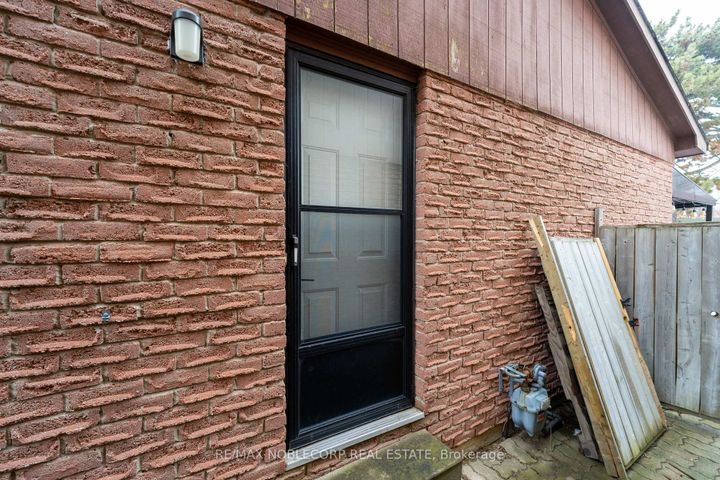 Photo 31 at 60 Cowan Road, Brampton West, Brampton