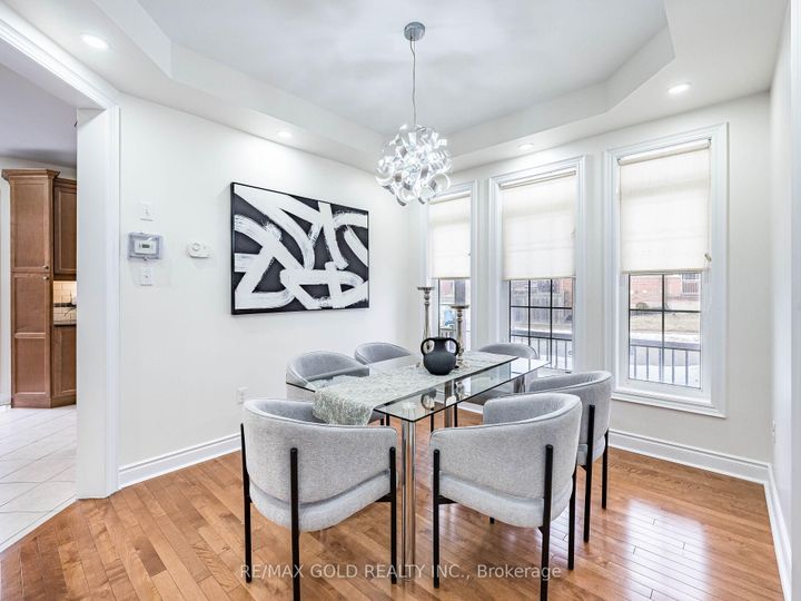 Photo 7 at 2 Bryony Road, Northwest Brampton, Brampton