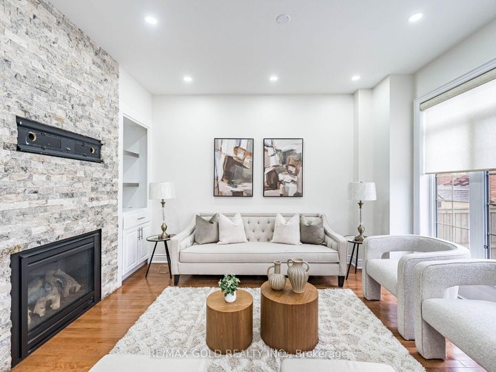 Photo 17 at 2 Bryony Road, Northwest Brampton, Brampton