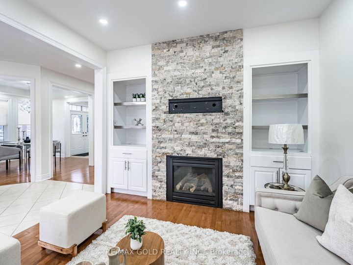 Photo 18 at 2 Bryony Road, Northwest Brampton, Brampton