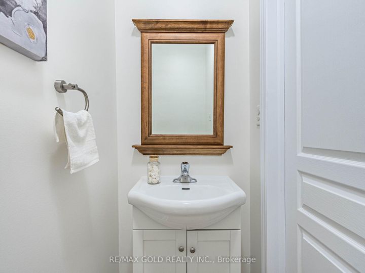 Photo 19 at 2 Bryony Road, Northwest Brampton, Brampton