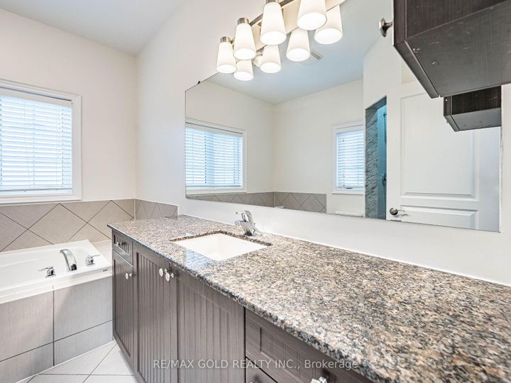 Photo 22 at 2 Bryony Road, Northwest Brampton, Brampton