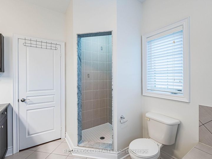 Photo 23 at 2 Bryony Road, Northwest Brampton, Brampton