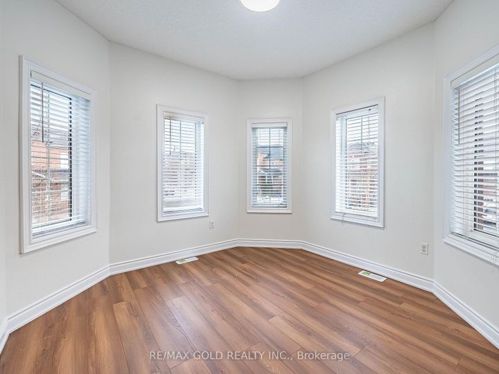 Photo 25 at 2 Bryony Road, Northwest Brampton, Brampton