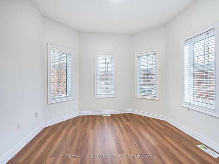 Photo 26 at 2 Bryony Road, Northwest Brampton, Brampton