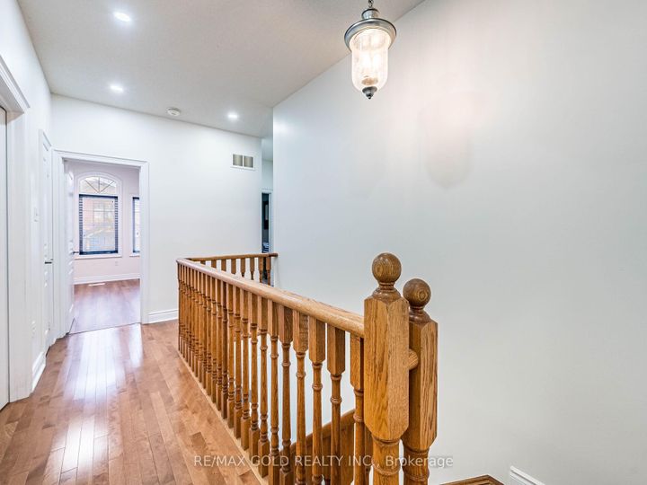 Photo 28 at 2 Bryony Road, Northwest Brampton, Brampton