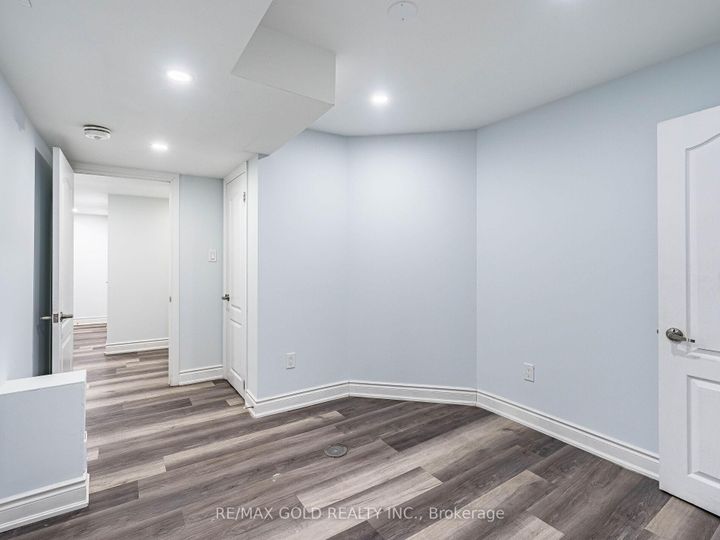 Photo 32 at 2 Bryony Road, Northwest Brampton, Brampton