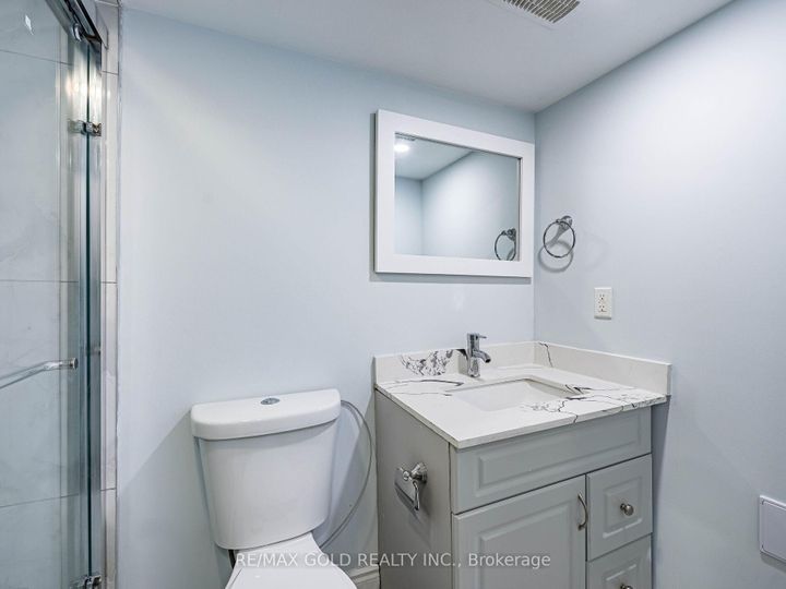 Photo 35 at 2 Bryony Road, Northwest Brampton, Brampton