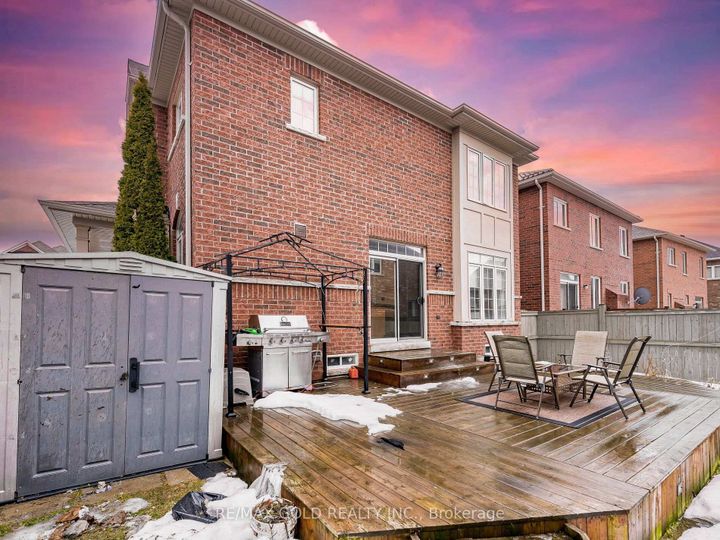 Photo 38 at 2 Bryony Road, Northwest Brampton, Brampton