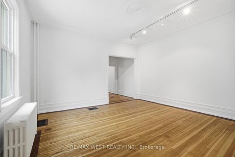 Photo 15 at 40 River Street, Regent Park, Toronto