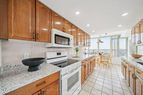 Photo 10 at 1716 - 268 Ridley Boulevard, Nortown, Toronto