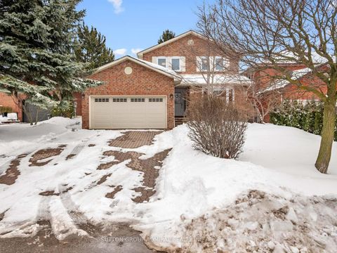 Photo 1 at 3 Larksong Court, Victoria Village, Toronto