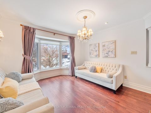 Photo 5 at 3 Larksong Court, Victoria Village, Toronto