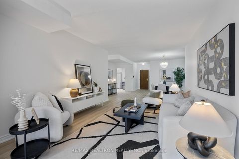 Photo 12 at 316 - 333 Clark Avenue W, Yorkhill, Vaughan