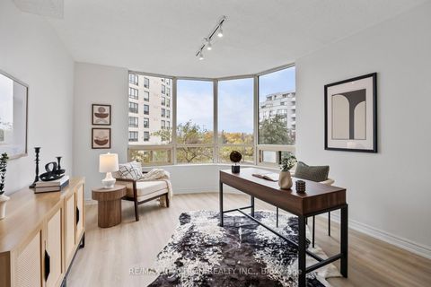 Photo 14 at 316 - 333 Clark Avenue W, Yorkhill, Vaughan