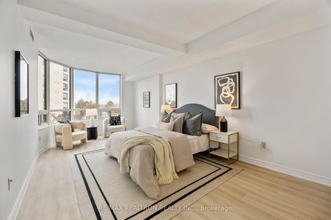 Photo 22 at 316 - 333 Clark Avenue W, Yorkhill, Vaughan