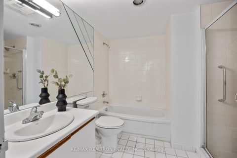 Photo 28 at 316 - 333 Clark Avenue W, Yorkhill, Vaughan