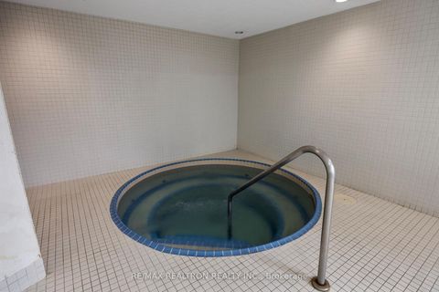 Photo 35 at 316 - 333 Clark Avenue W, Yorkhill, Vaughan