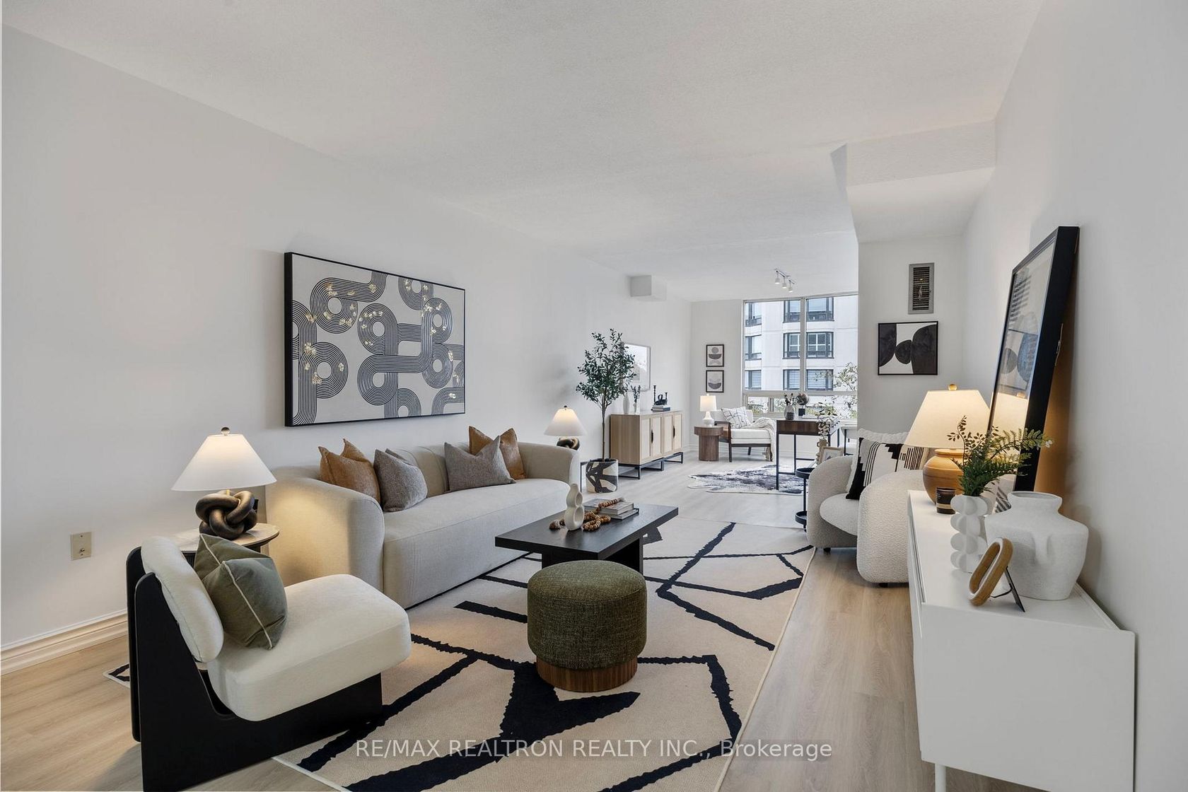 316 - 333 Clark Avenue W, Yorkhill, Vaughan by Loree Meneguzzi Real Estate 316 - 333 Clark Avenue W, Yorkhill, Vaughan