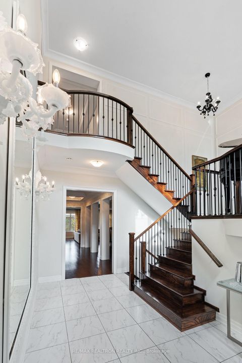 Photo 6 at 56 Ria Court, King City, King